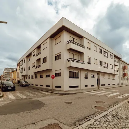 Espinho Seawalk And Seaview By Vacationy Porto