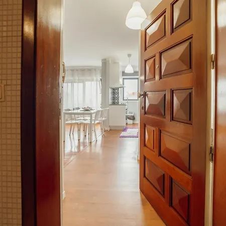 Apartament Espinho Seawalk And Seaview By Vacationy