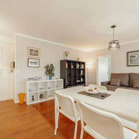 Apartament Espinho Seawalk And Seaview By Vacationy *