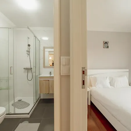 Espinho Seawalk And Seaview By Vacationy * Porto