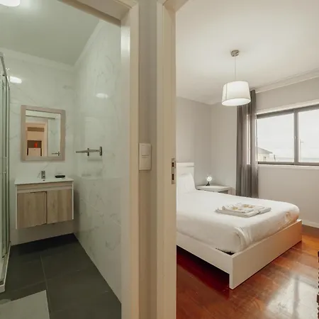 Espinho Seawalk And Seaview By Vacationy * Porto